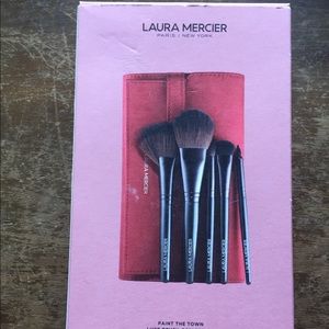 Laura Mercier “Paint the Town ” Luxe Brush Set